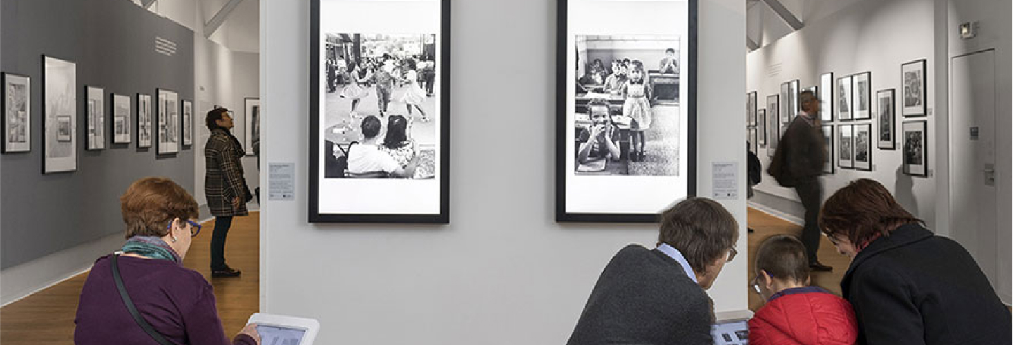 Artify - Tableaux d'art connectés - Exposition Willy Ronis par Willy Ronis au Pavillon Carré de Baudouin